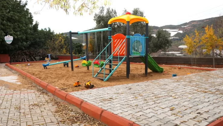Alanya’da 4 mahalleye daha yeni çocuk parkı