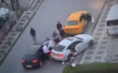 Alanya’da trafikte güpegündüz adam bıçakladı