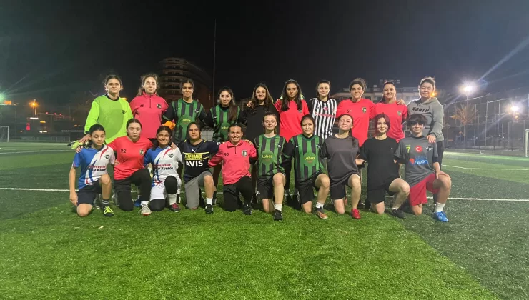 Alanya Demirspor Kadın Futbol Takımı fırsatı kaçırmak istemiyor