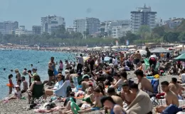 Bayram tatilinde Antalya’da 150 milyar TL CİRO