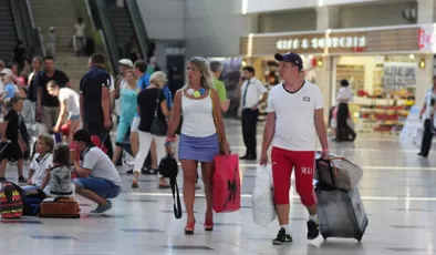 Antalya Havalimanı’nda yolcu trafiği 3 milyonu AŞTI
