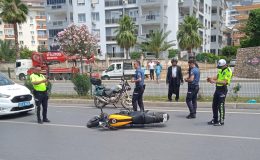 Alanya’da iki motosiklet çarpıştı : 1 YARALI
